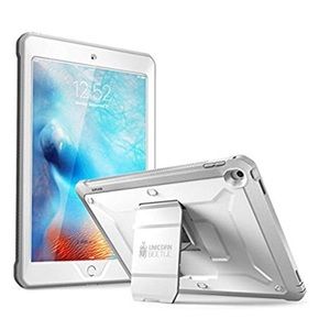iPad 9.7" White/Gray Protective Case